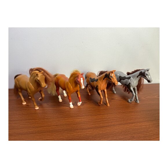 Lot of 4 Play Horses Greenbrier 6" x 5.5" - Picture 3 of 9